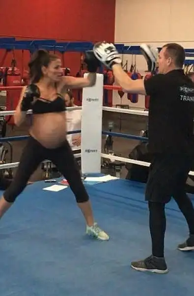 Беременность - не повод прерывать занятия боксом!