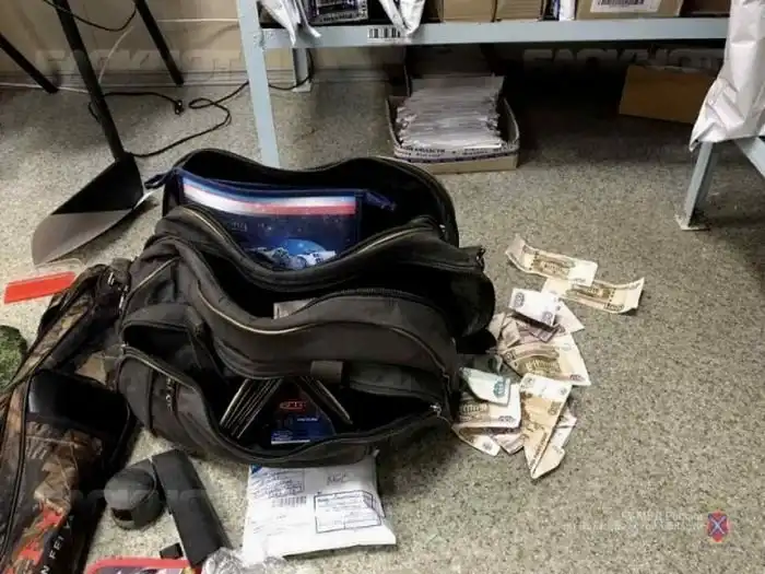 В Волжском полицейский задержал вооруженного грабителя