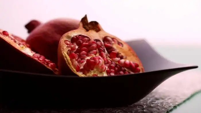 Почему нужно употребл*ть в пищу ягоды граната?