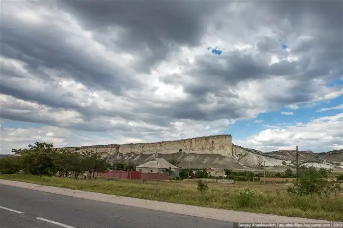 Ак-Кая или Белая скала - каменная красавица Крыма