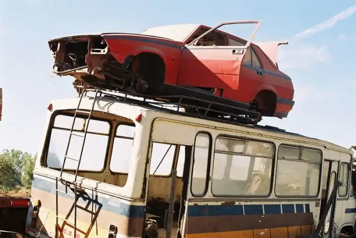 Автомобили, оказавшиеся в самых необычных местах