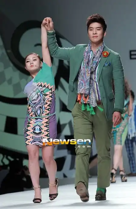 Странный модный показ