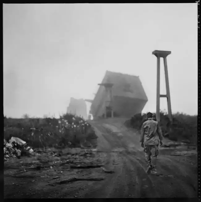 Мэттью Модайн, рядовой шутник из «Цельнометаллической оболочки», продает редкие фото