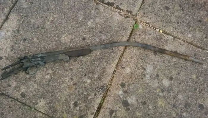 Необычной улов маленькой девочки