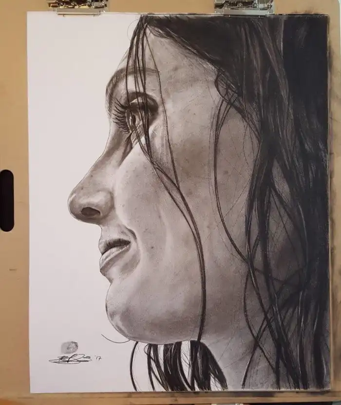 Потрясающе реалистичные рисунки, выполненные древесным углём