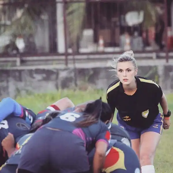 Регбийный тренер Таис Вебер по прозвищу Барби