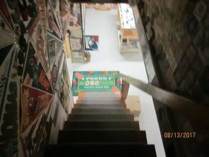 Большую коллекцию безделушек обнаружили в доме умершего мужчины