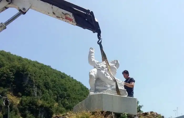 Открытие памятника Герою РФ Александру Прохоренко в Италии