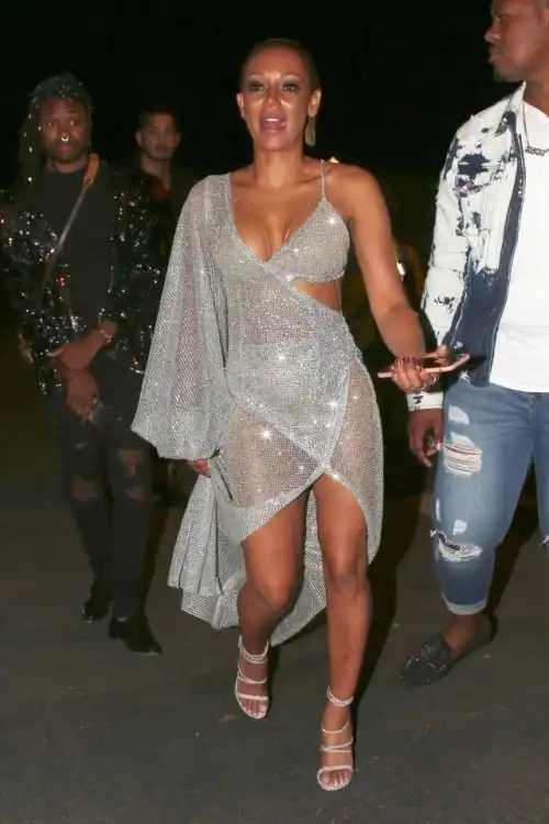 Мелани Браун (Mel B) надела откровенное платье на концерт певицы Мэри Блайдж