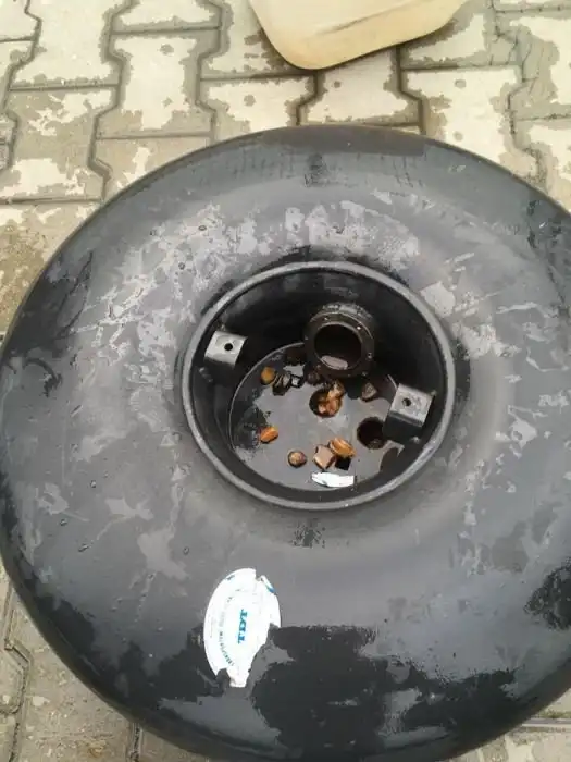 На польско-украинской границе изъяли 22 кг янтаря, спрятанных в газовом баллоне автомобиля