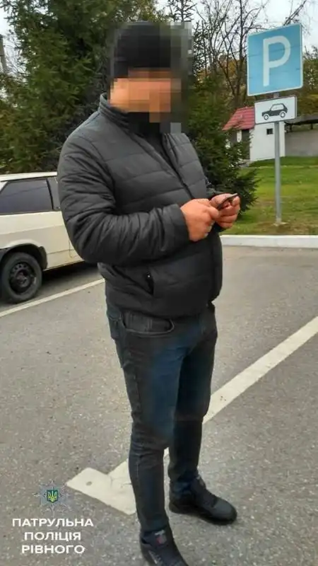 На Украине 9-летний мальчик управлял внедорожником, в котором нашли оружие и наркотики