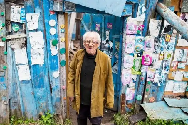 В Ярославле полицейские и чиновники не дают общественникам построить новый дом для пенсионера