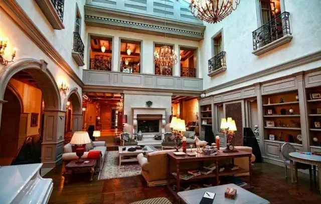 Самый дорогой дом Рублевки продают за 60 млн долларов