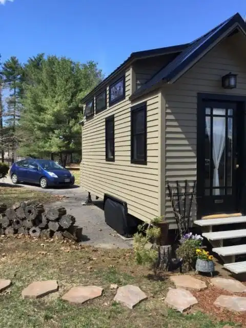 Миниатюрный домик, в котором есть все, что необходимо для жизни