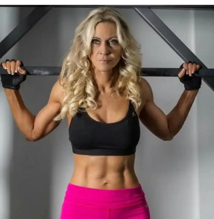 Австралийка растеряла друзей из-за своей красоты