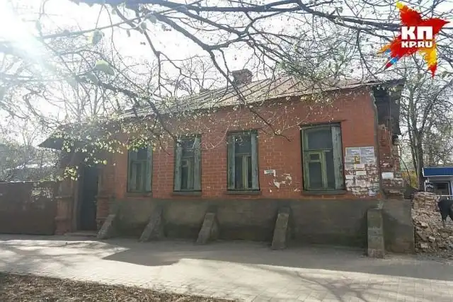 В Курске ветерана оштрафовали на 572 000 рублей из-за рухнувшей на машины стены