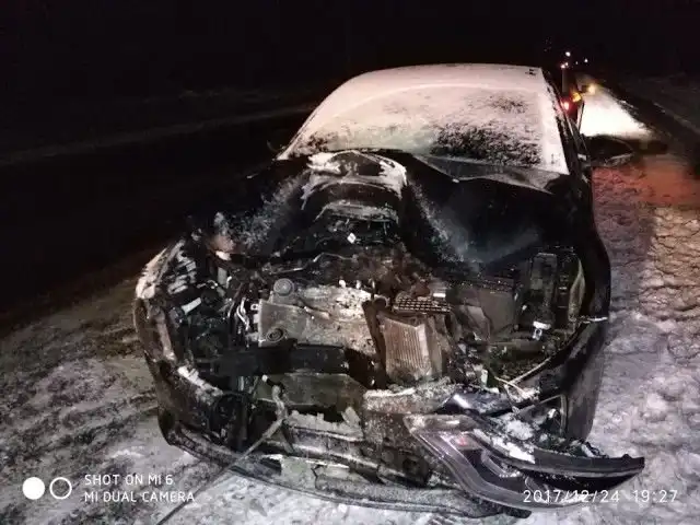 Последствия столкновения с отлетевшим колесом от фуры