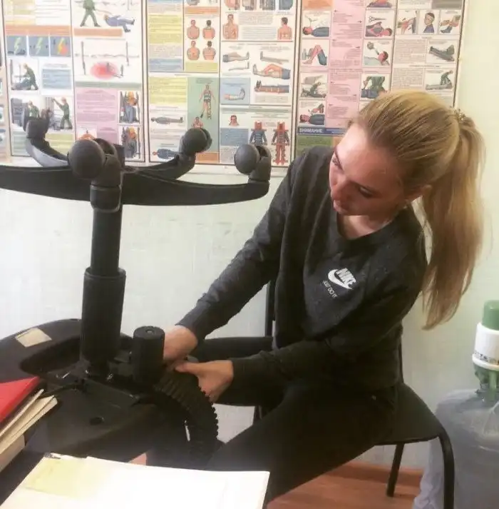 Красивая и рукастая... Считаете, что так не бывает? А это тогда кто?!