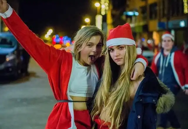 Ночная тусовка оксфордских студентов