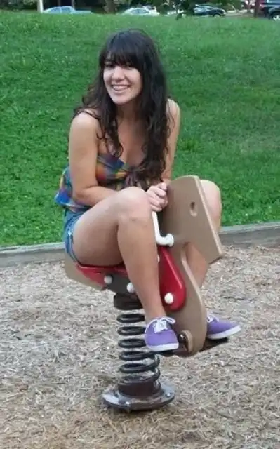 Учительница два года занималась с учеником оральным сексом прямо в классе