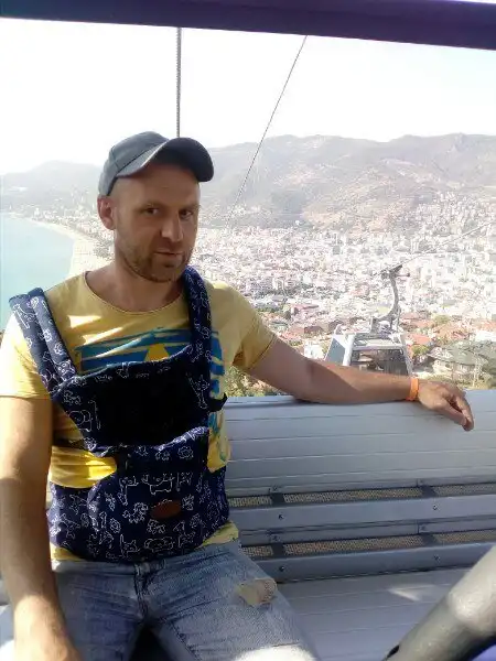 В Карелии сожитель зарезал мать, когда та гуляла с его дочкой