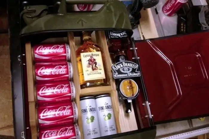 Дорожный мини-бар из канистры