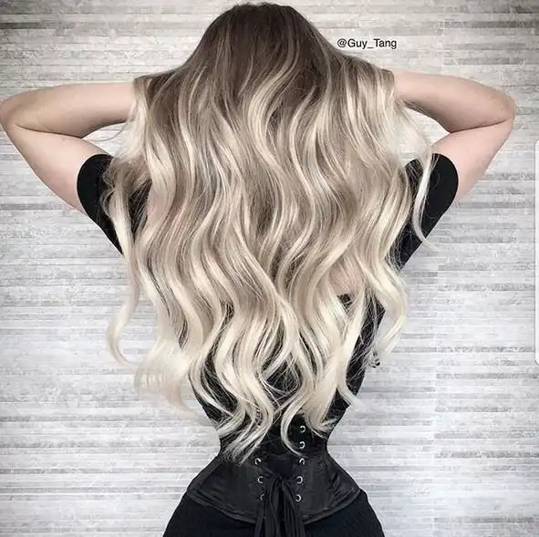 «Шведская Барби» Пикси Фокс удалила шесть ребер, чтобы быть похожей на Джессику Рэббит