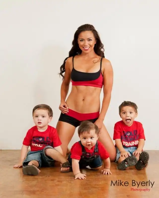 Мария Кан - мать троих детей, фигуре которая позавидую многие