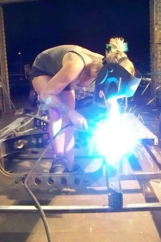 Хрупкие красотки, которые справляются с мужской работой