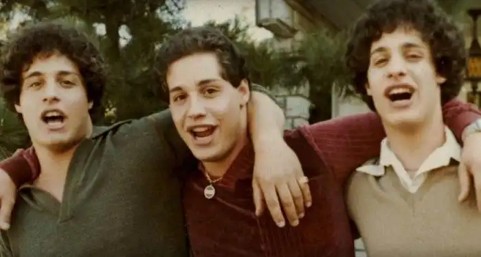 Этих тройняшек разлучили сразу же после рождения, и всё ради социального эксперимента