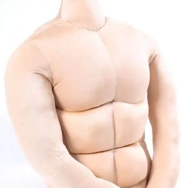 Очень популярная у японских барышень подушка в форме половины мужика