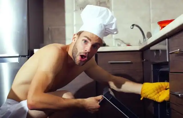 Советы для мужчин: какими блюдами порадовать любимую на 8-е марта