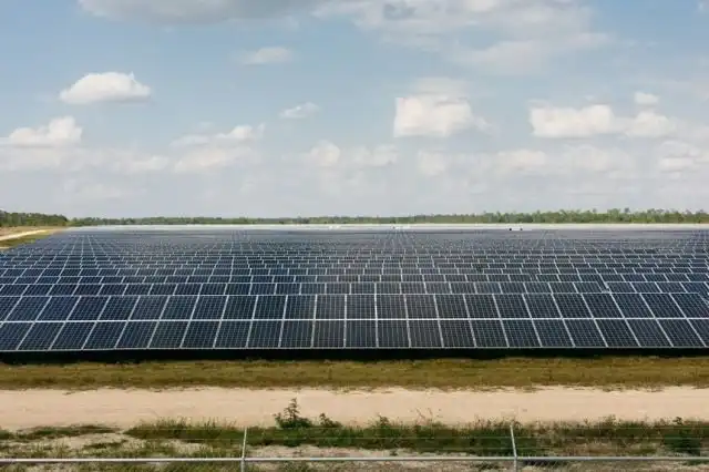 Бабкок-ранч - город, который полностью обеспечен солнечной энергией