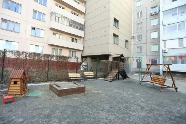 Жительнице Челябинска, построившей за своей счет детскую площадку, грозят штрафом в 100 000 рублей