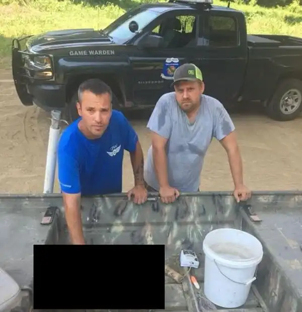 Американские рыбаки выловили настоящего монстра