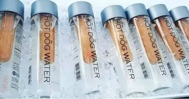 Бутилированная вода из-под хот-догов за 2500 рублей