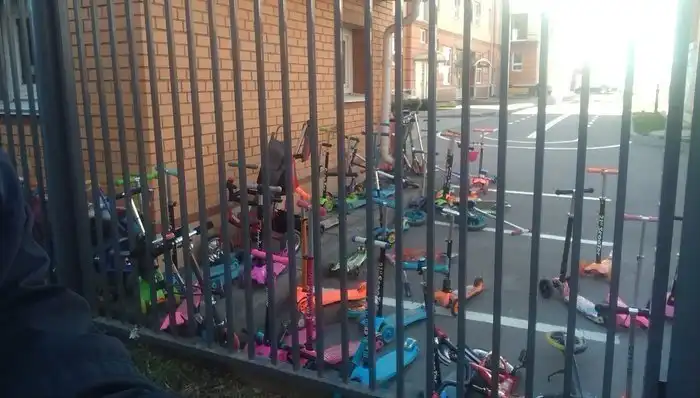 Вот это да, как стоит мощно! Настоящие мэтры парковочного дела