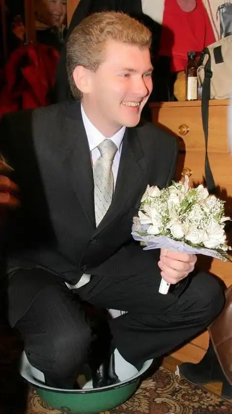 Пришли такие за невестой, но их ждали суровые конкурсы и выкуп