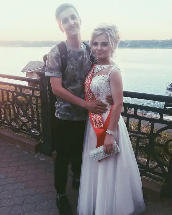 Выпускницы 2018 года делятся своими снимками в социальных сетях