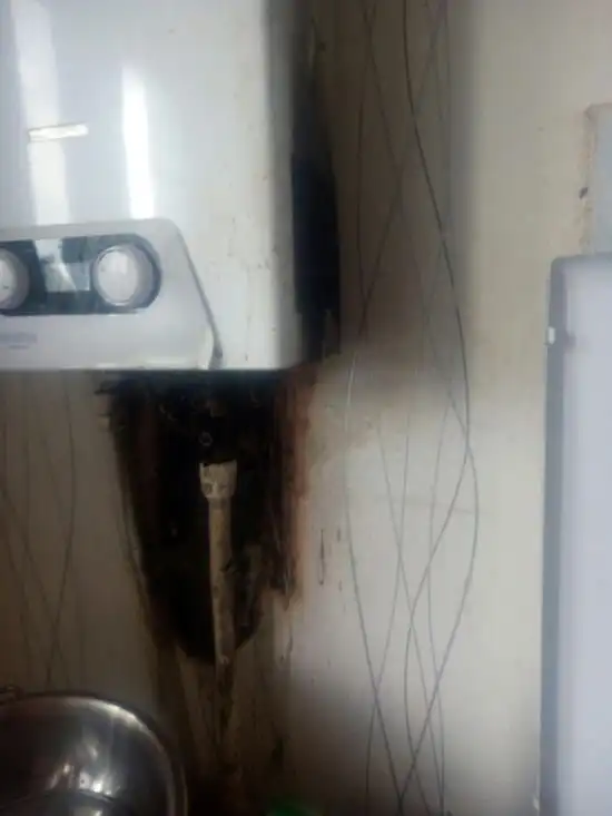 Последствия удара молнии по пятиэтажке