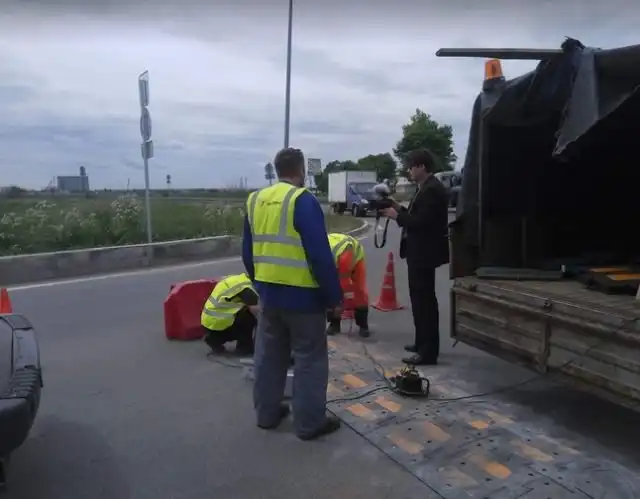 Как власти Санкт-Петербурга пытались уберечь водителей от "Моста глупости"