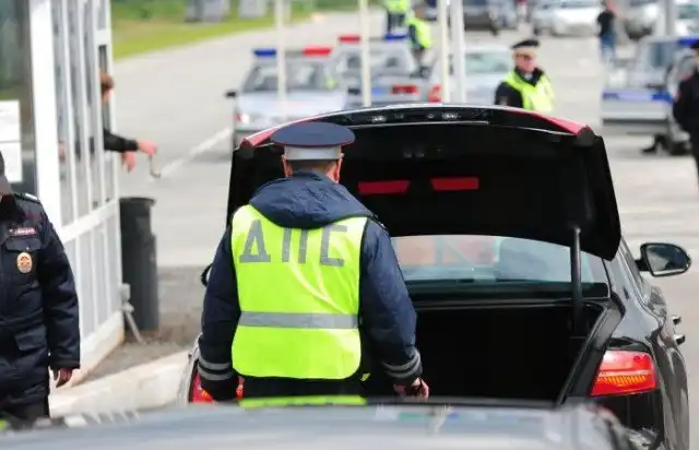 Что нужно знать в ситуации, когда инспектор ГИБДД просит вас открыть багажник