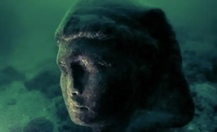 Величественная архитектура на дне морей