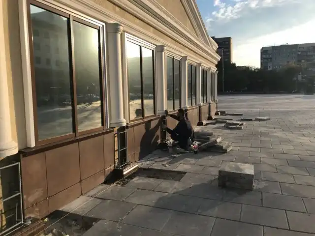 Реконструкция после реконструкции площади 400-летия Тюмени