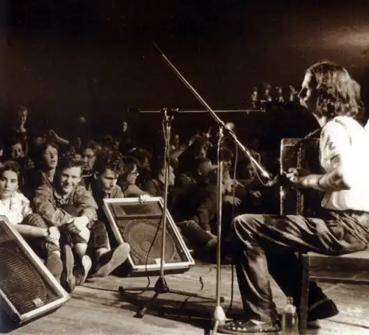 Просто я живу на улице Ленина