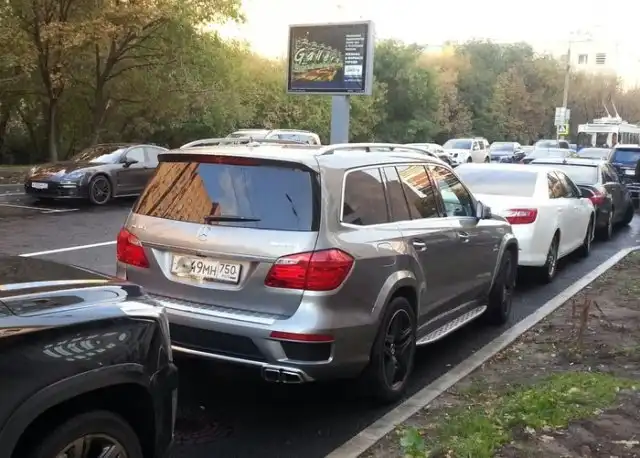 Правила и законы написаны точно не для них