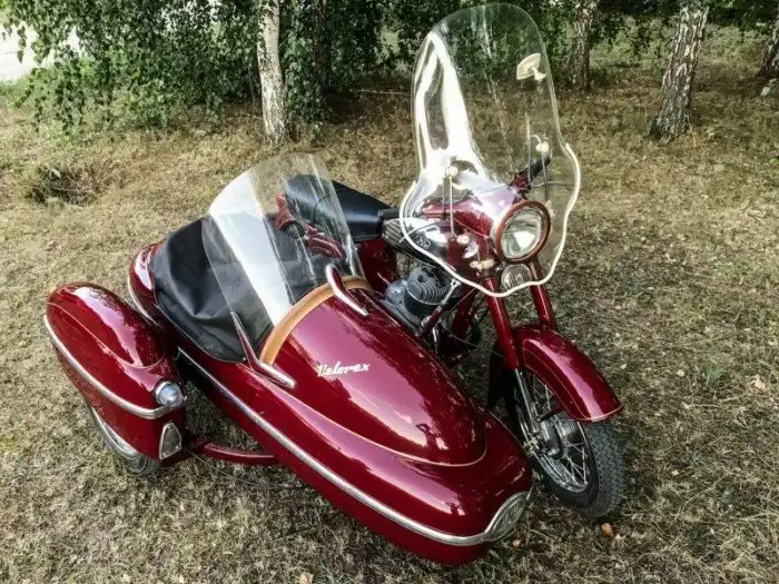 Jawa 350 "Старушка": вишневая классика на все времена