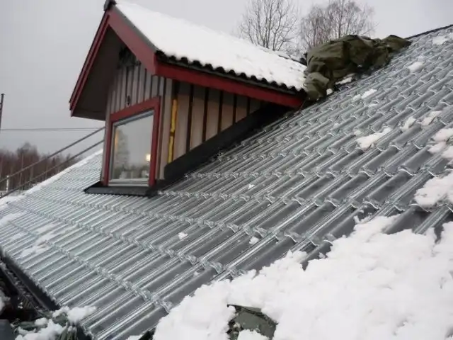 Стеклянная черепица для обогрева дома