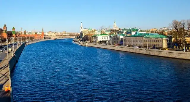 В центре Москвы обнаружили клад из 135 старинных монет