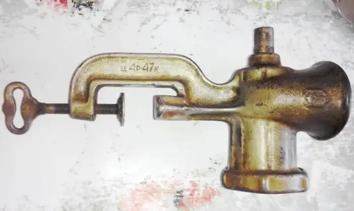 Ручная мясорубка, которую делали на века